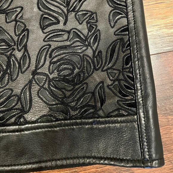 ESCADA Lambskin Floral Laser Leather Skirt - Picture 4 of 8